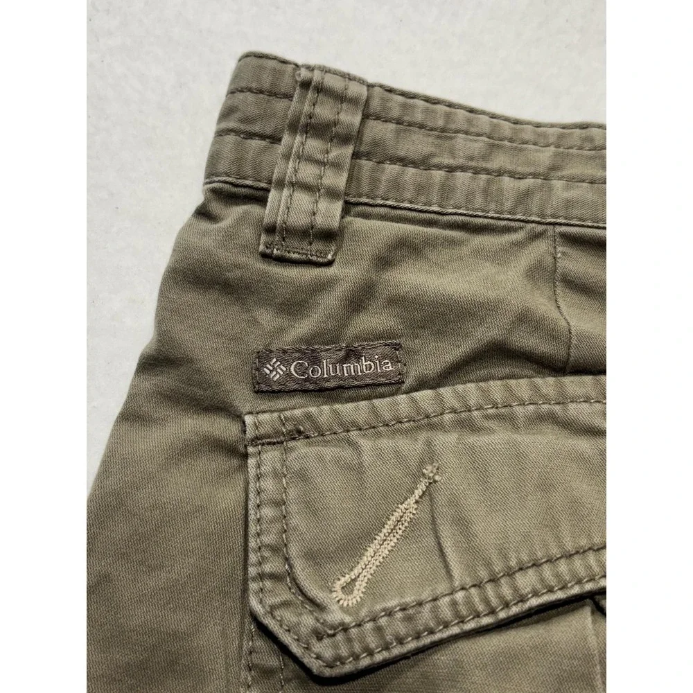 Columbia Cargo Shorts Mens 30 Green Canvas Relaxed Fit Zip Pocket Hiking Outdoor